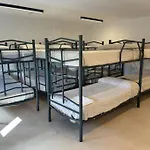 El Muro Hostel *