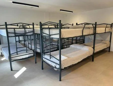 El Muro Hostel *